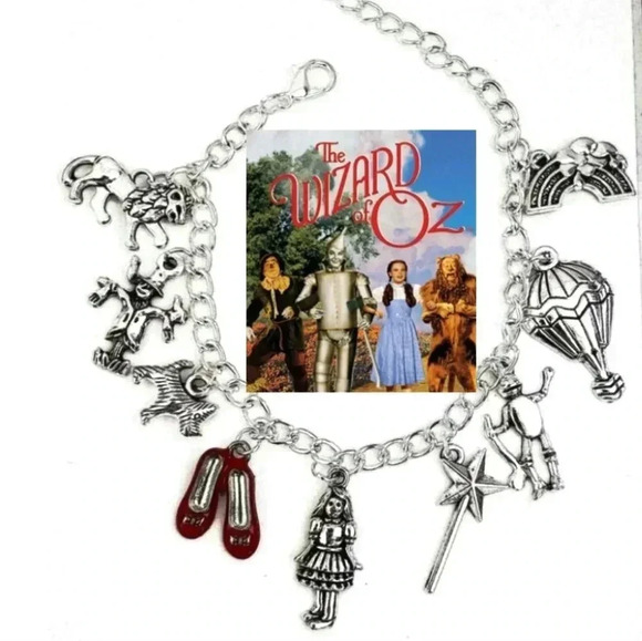 Wizard of Oz Bracelet Charm CUTE  BRACELET - Picture 1 of 3